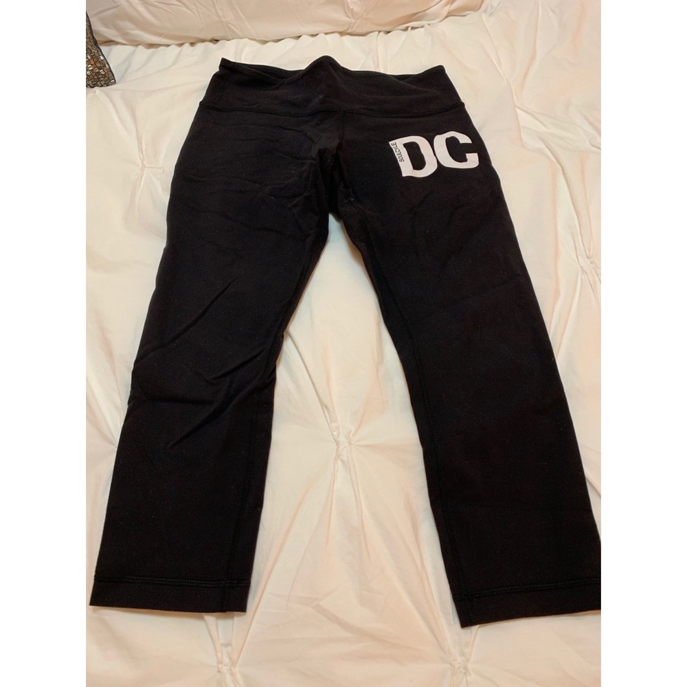 Lululemon Soulcycle cropped pants